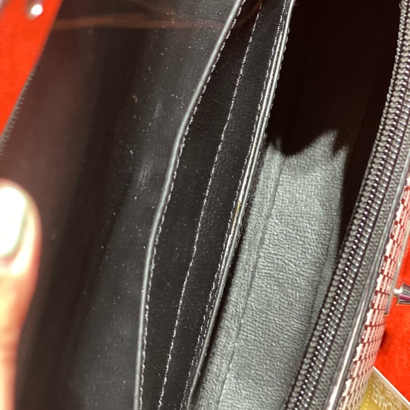 Michael Kors Rose MD Flap - Picture 13 of 14